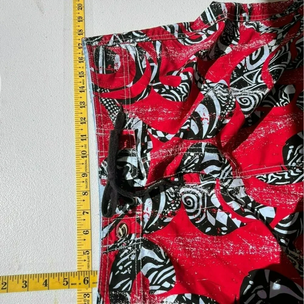 Kirra Mens Size 32 Red Black White Abstract Board Shorts Swim Trunks‎